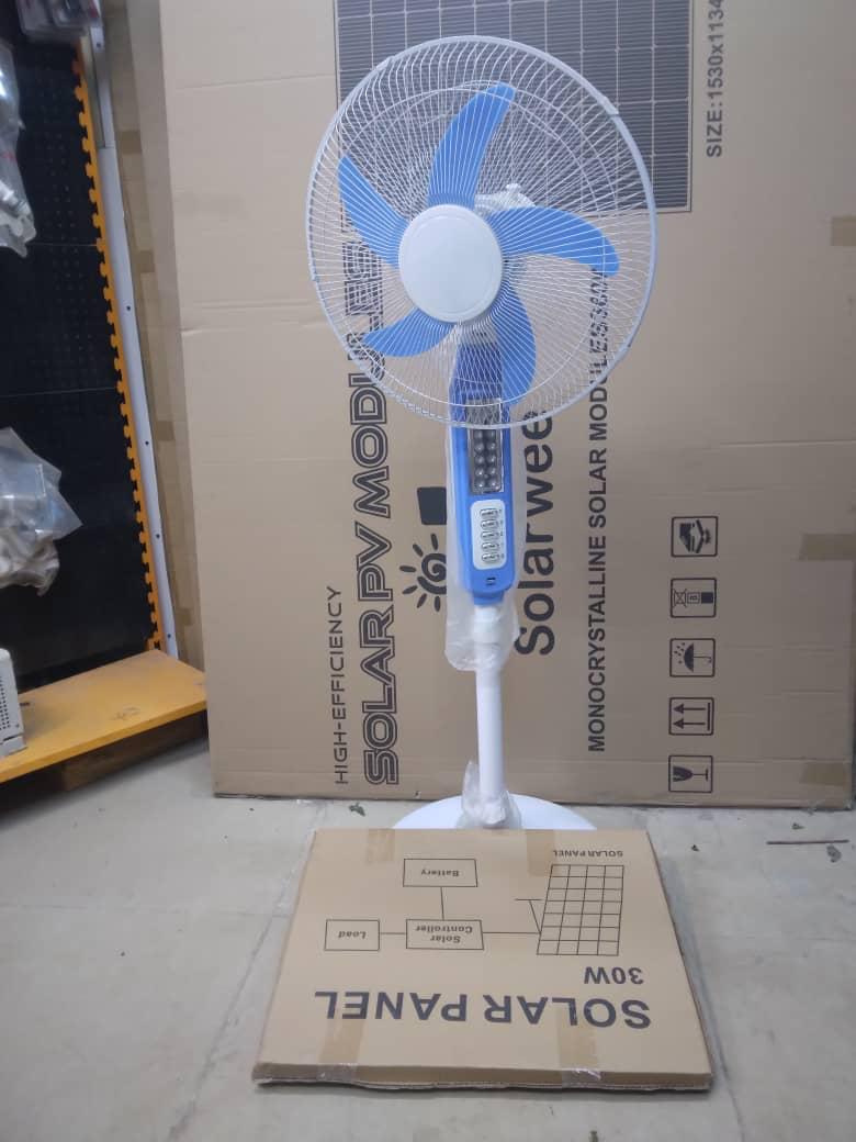 Ventilateur sur pied 18 inch